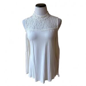 NWOT New York & Company Women’s Cream Cold Shoulder Lace Insert Top. Size M